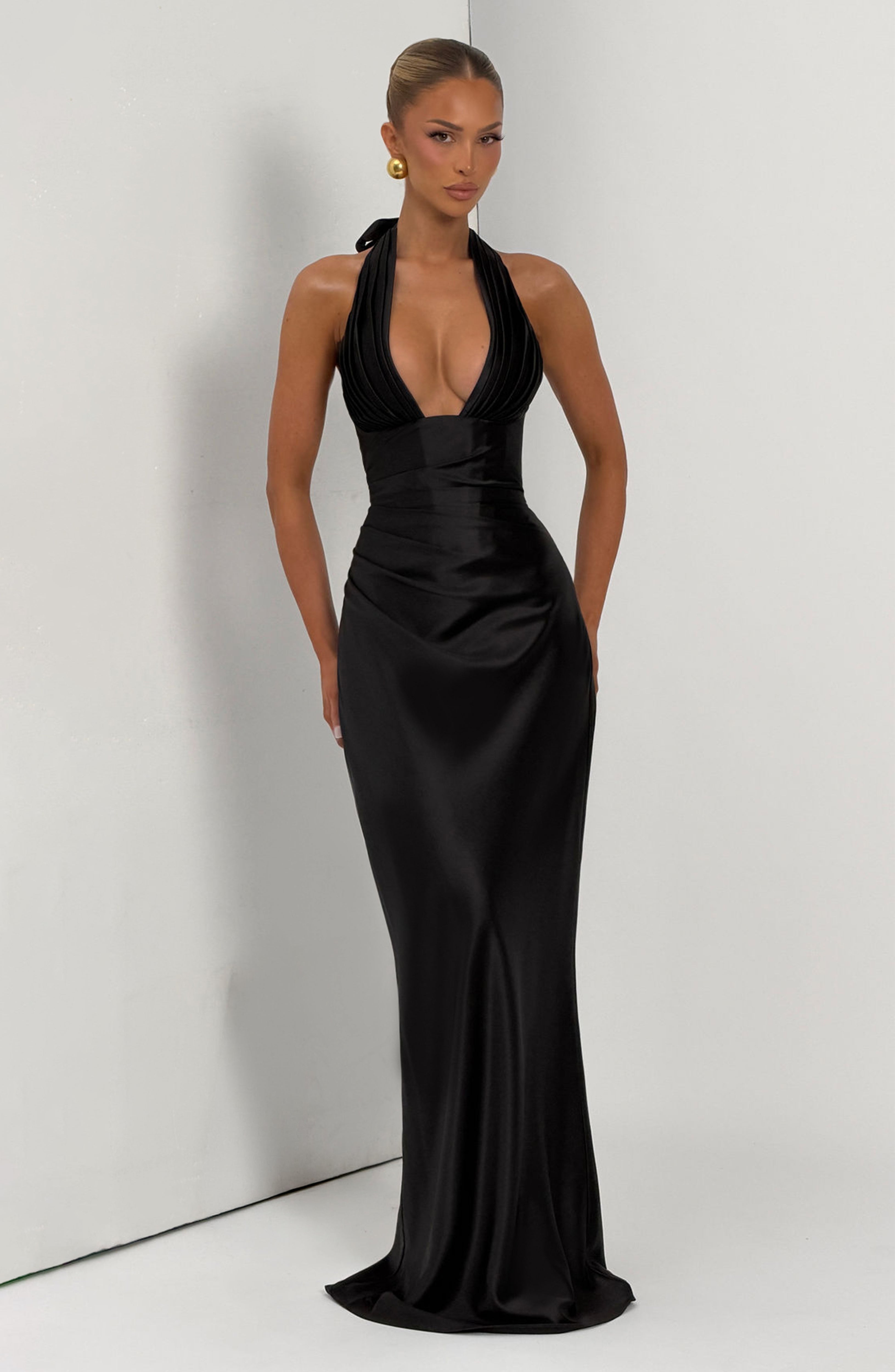 Noctéra Elegance Gown